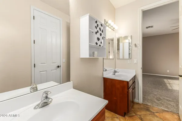 $960,000 | 3019 South Larkspur Street, Gilbert, AZ 85295