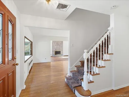 $999,000 | 100 Bayberry Avenue, Garden City, NY 11530