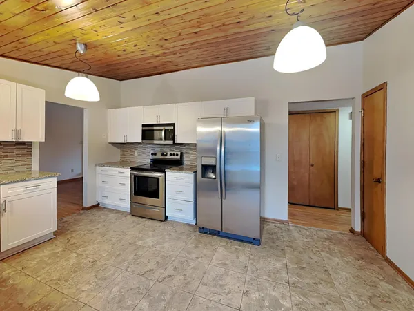$2,799 | 9241 34th Avenue North, New Hope, MN 55427