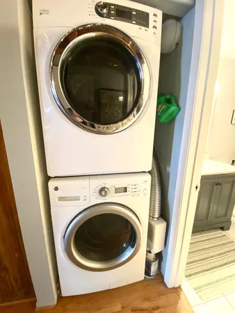 $2,300 | 1250 West Van Buren Street, Unit 208, Chicago, IL 60607