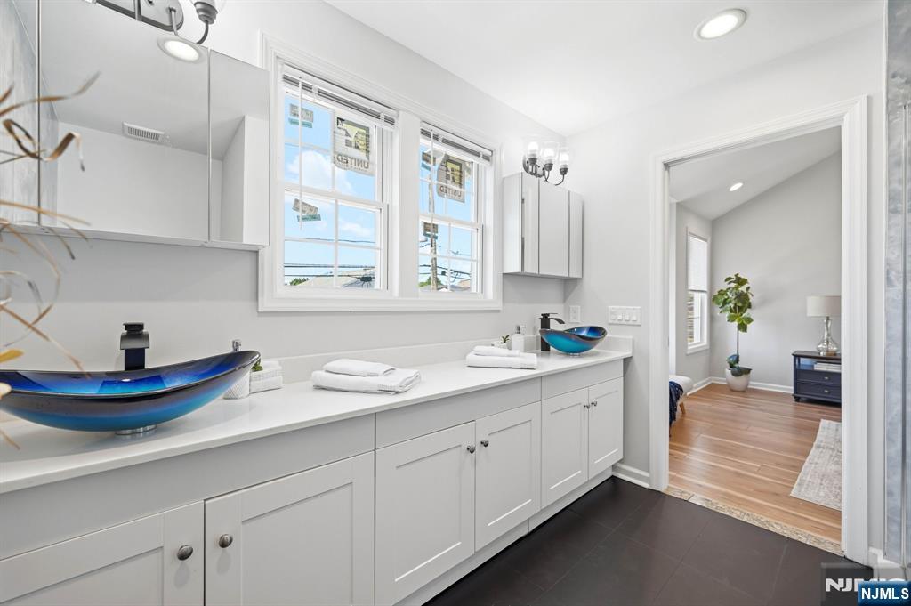 77 Chestnut Street Lodi, NJ 07644 - Photo 24 of 47