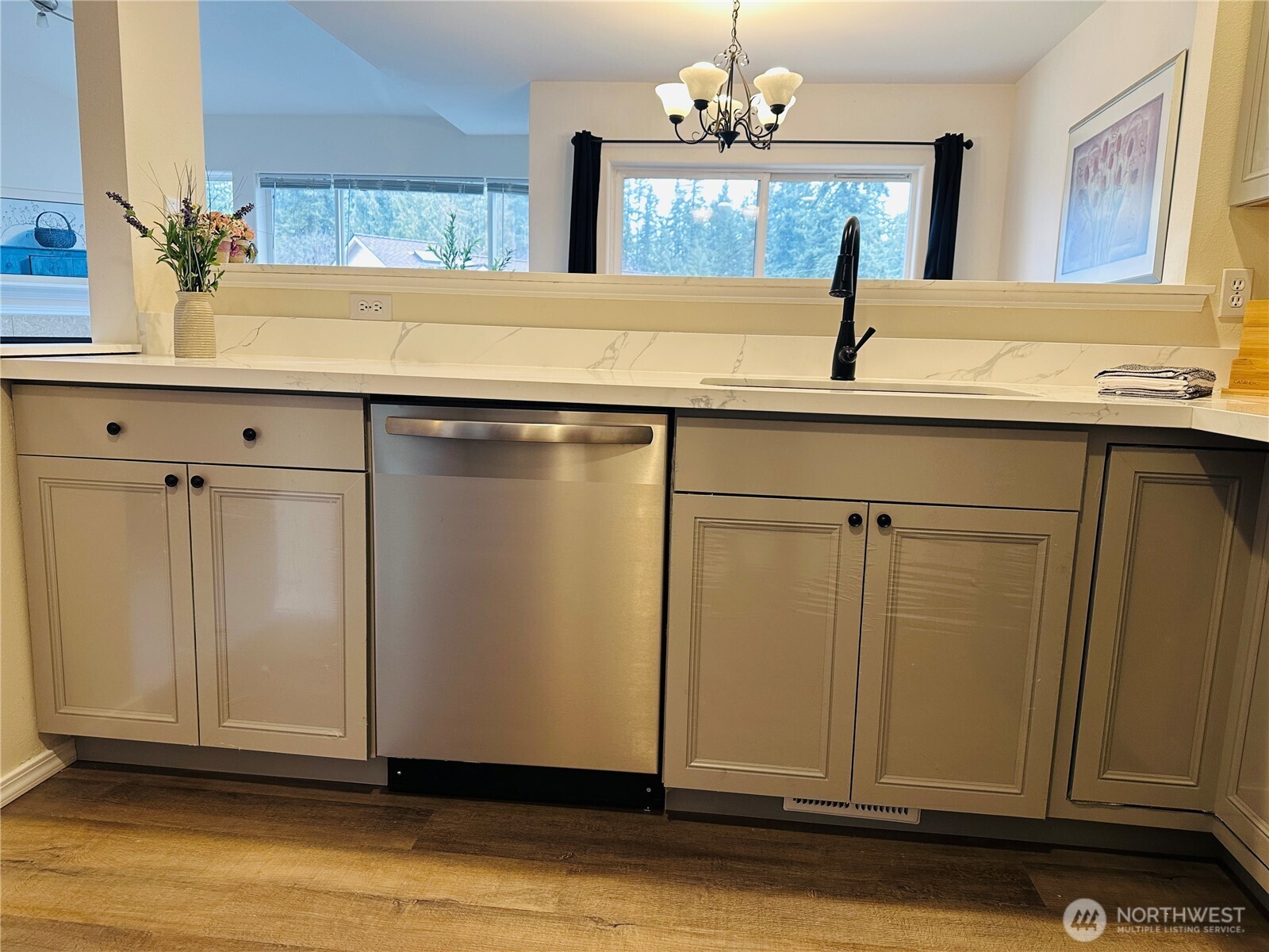 8828 238th Street Southwest, Unit D1 Edmonds, WA 98026 - Photo 15 of 40