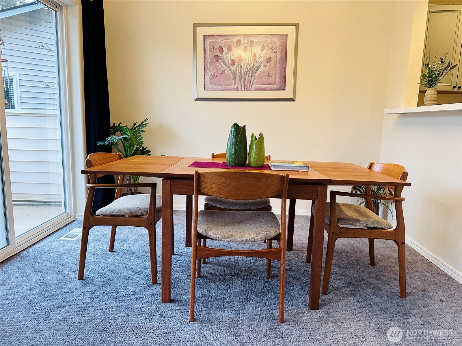 8828 238th Street Southwest, Unit D1 Edmonds, WA 98026 - Photo 17 of 40