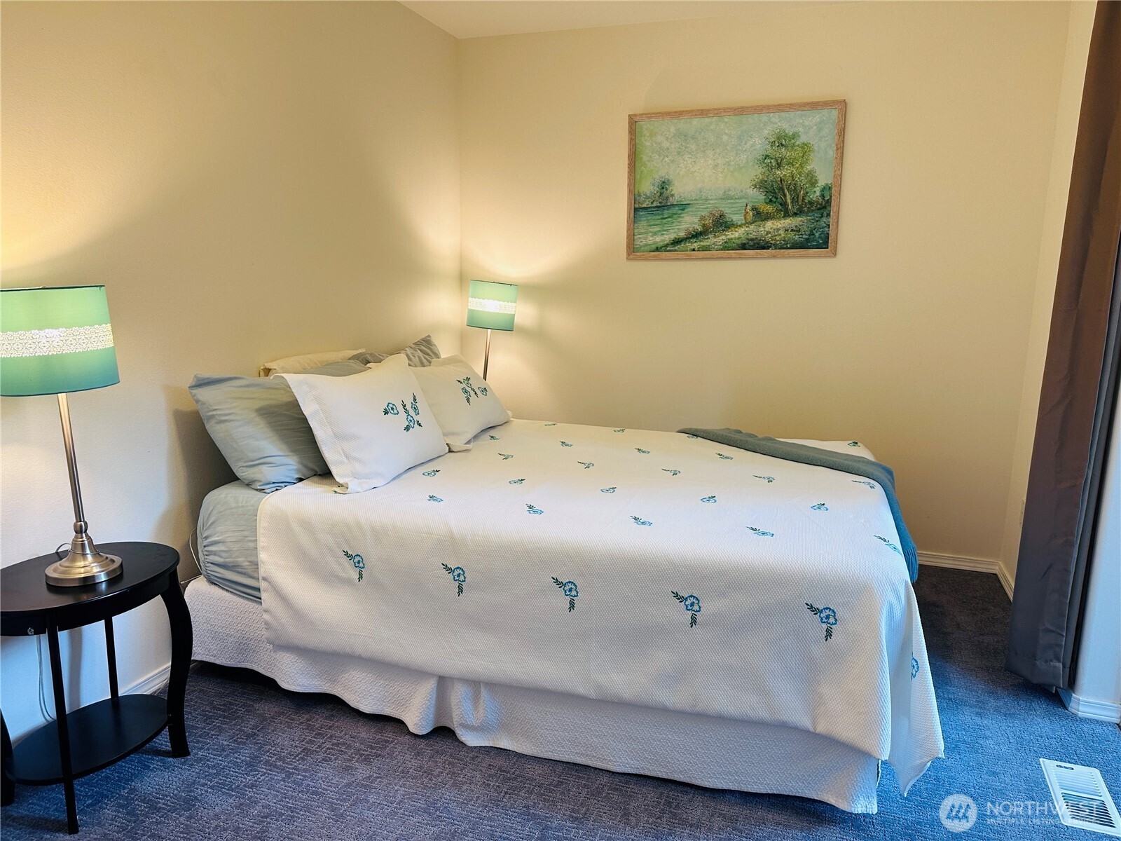 8828 238th Street Southwest, Unit D1 Edmonds, WA 98026 - Photo 20 of 40