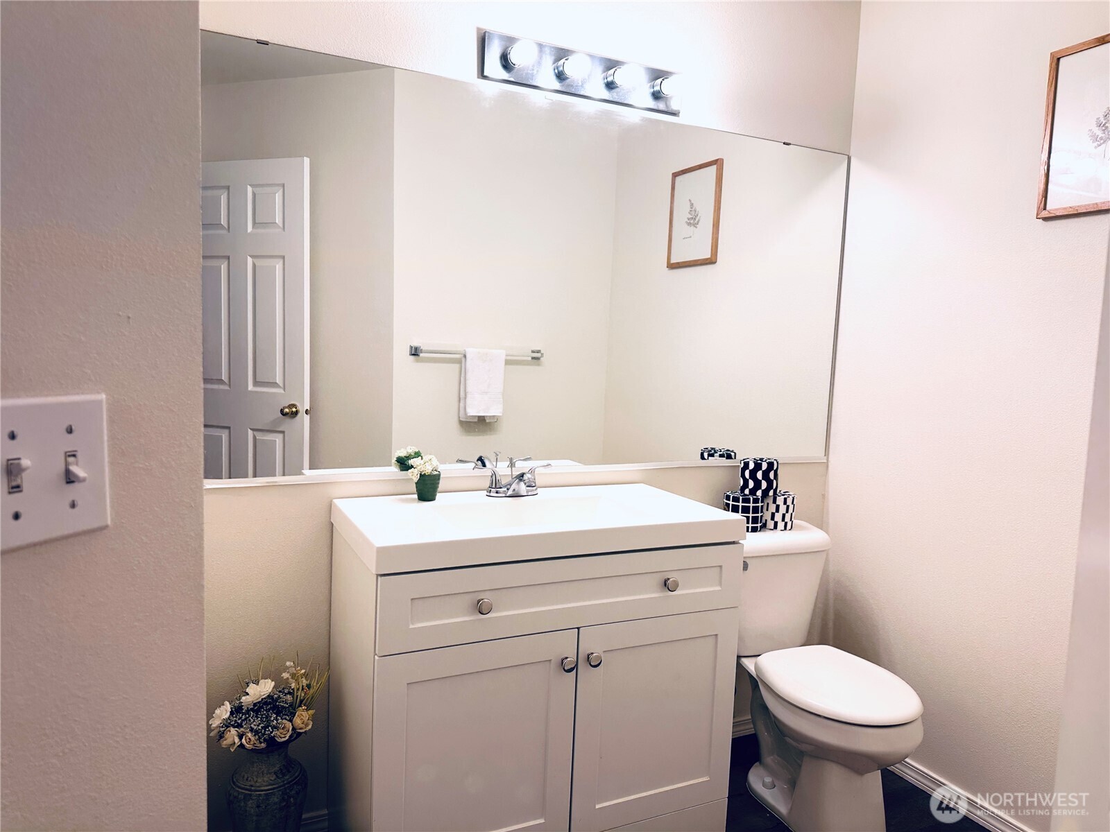 8828 238th Street Southwest, Unit D1 Edmonds, WA 98026 - Photo 22 of 40