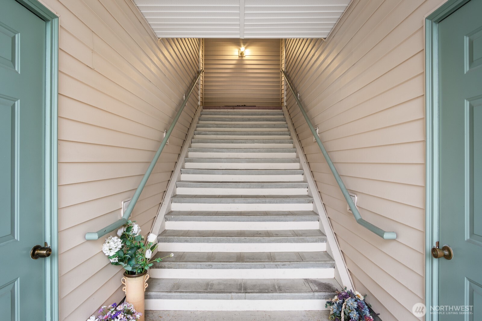 8828 238th Street Southwest, Unit D1 Edmonds, WA 98026 - Photo 3 of 40