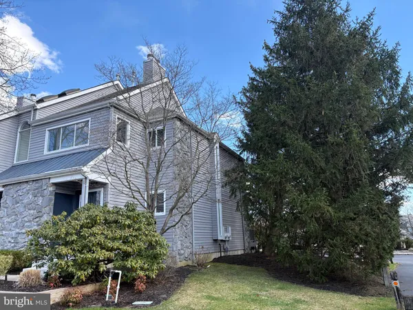 $360,000 | 802 Chanticleer, Cherry Hill, NJ 08003