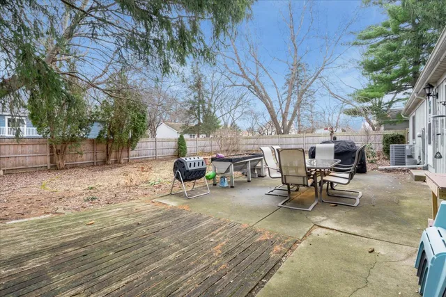 $299,000 | 5220 Palm Street, Barrington, IL 60010