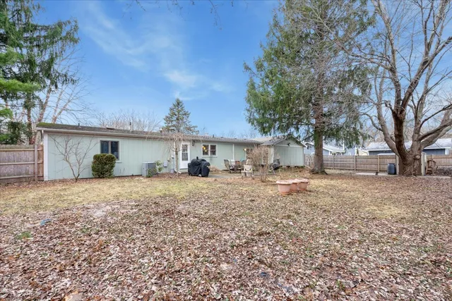 $299,000 | 5220 Palm Street, Barrington, IL 60010