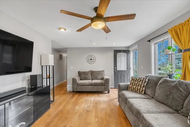 $299,000 | 5220 Palm Street, Barrington, IL 60010