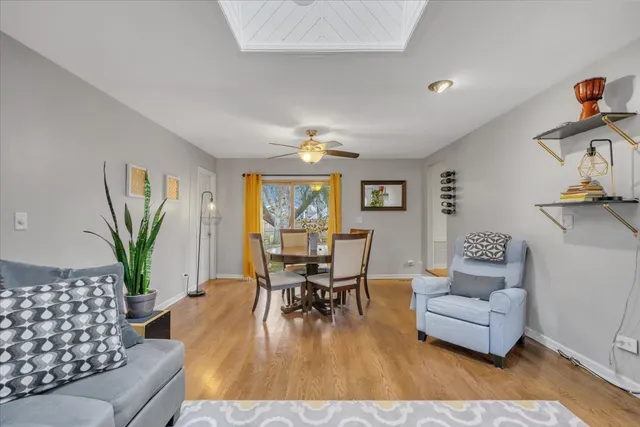 $299,000 | 5220 Palm Street, Barrington, IL 60010