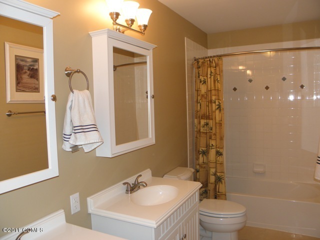 122 Great Neck Road Havelock, NC 28532 - Photo 8 of 15 Master Bath