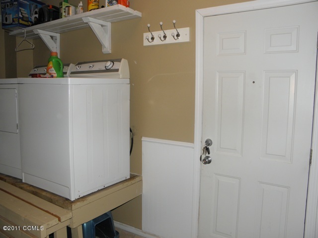 122 Great Neck Road Havelock, NC 28532 - Photo 10 of 15 Laundry/Utility Room