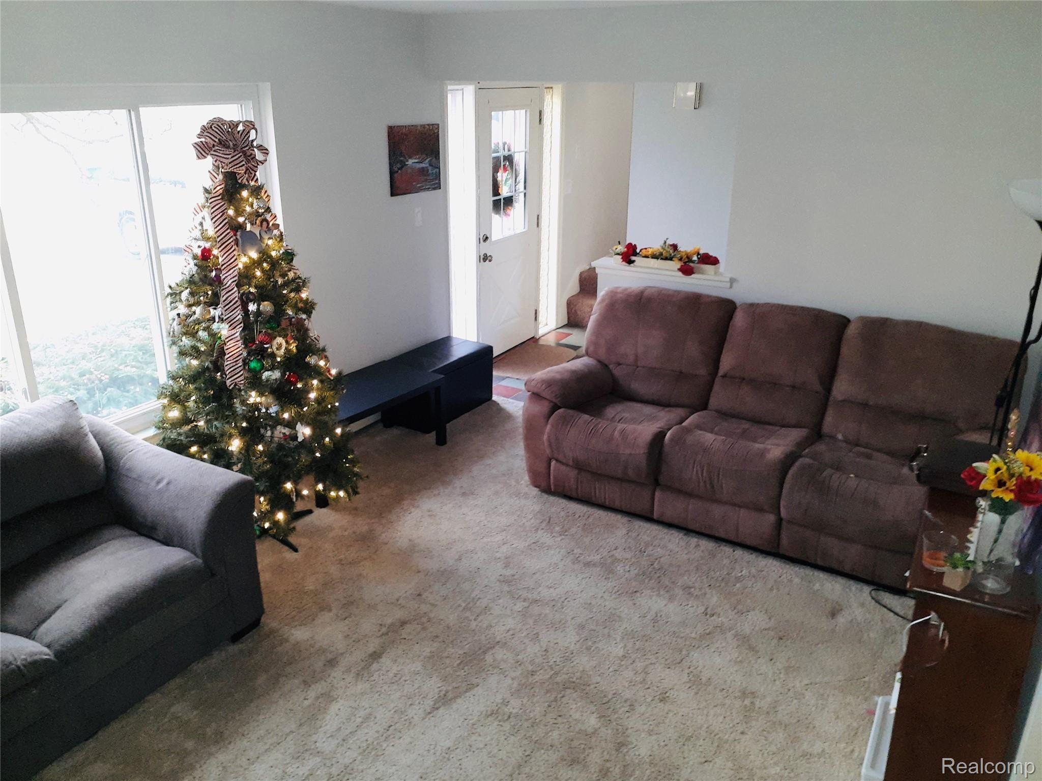 710 Huntington Road Grand Blanc, MI 48439 - Photo 6 of 28 FDC3BBD2-FBA0-425B-8947-34E378A41BFF_1_201_a.jpeg