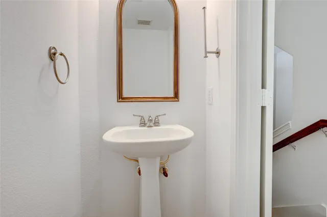 $209,000 | 9200 Westheimer Road, Unit 1701, Houston, TX 77063