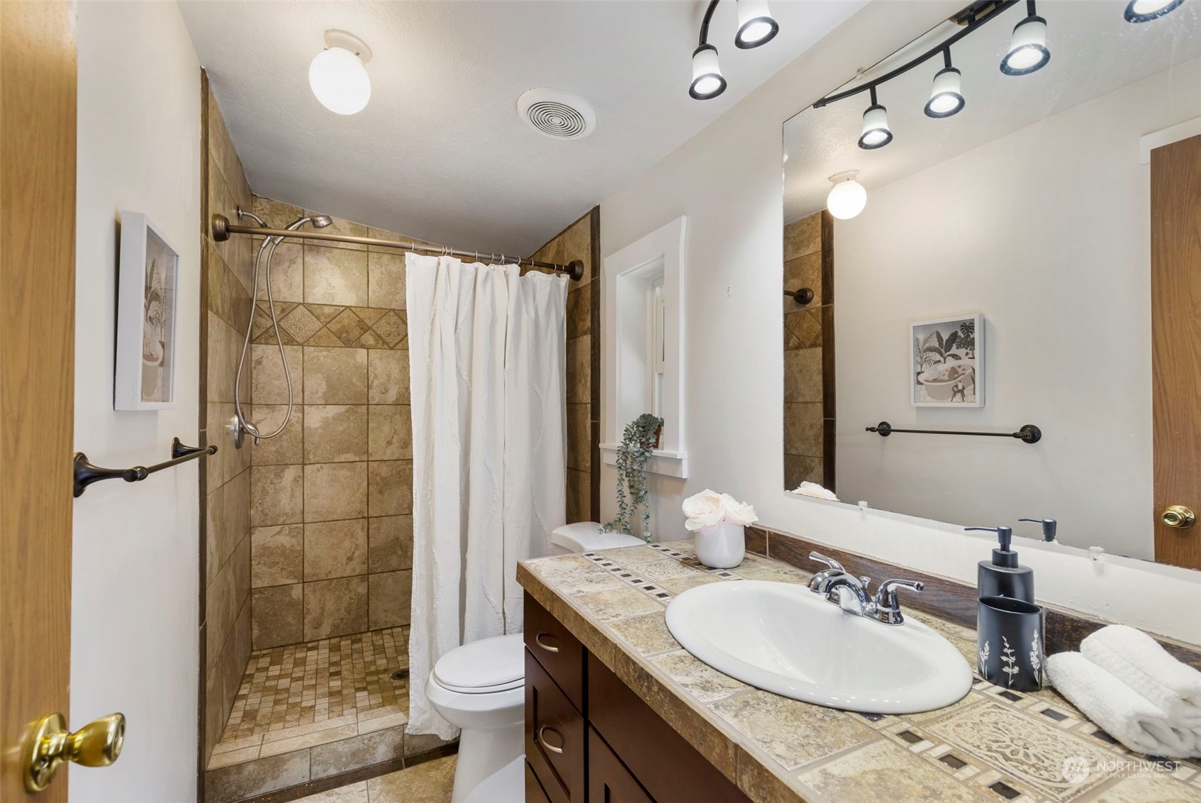 4116 Northwest Essex Road Bremerton, WA 98310 - Photo 14 of 33 Gallery Image 14