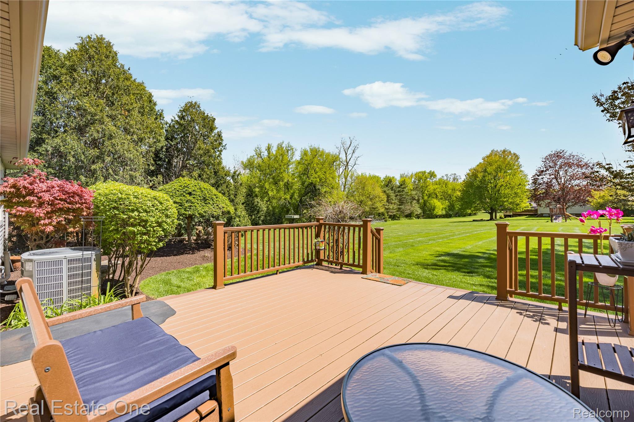 25550 Wixom Road Novi, MI 48374 - Photo 30 of 37 Trex Deck
