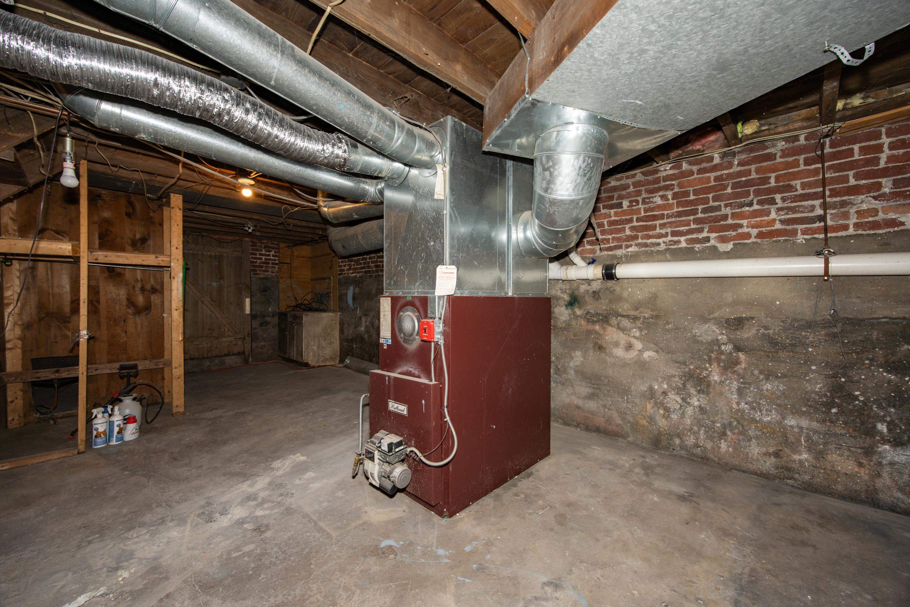 73 Webster Street Laconia, NH 03246 - Photo 24 of 27