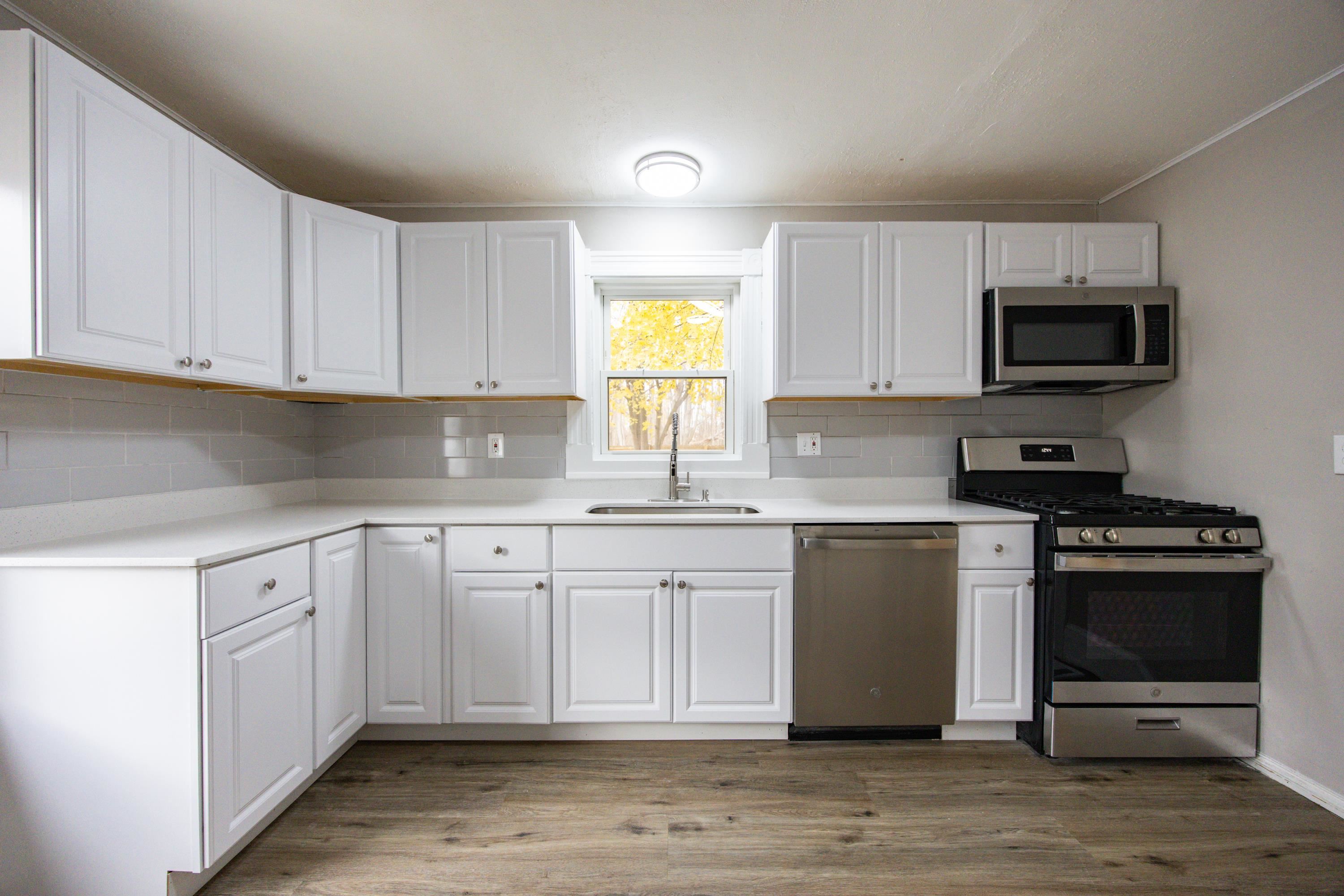 73 Webster Street Laconia, NH 03246 - Photo 4 of 27