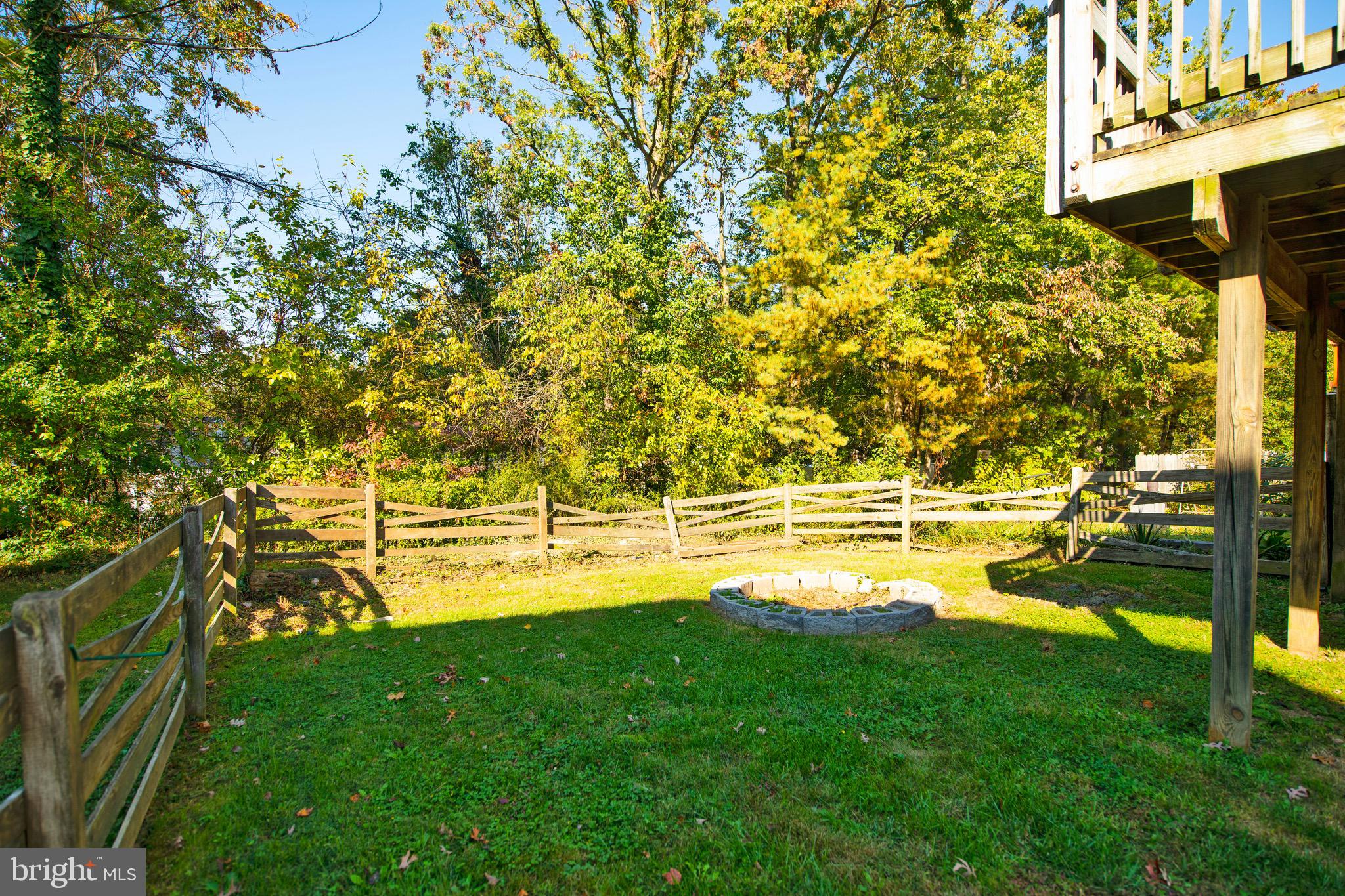 42 Trailwood Road Baltimore, MD 21236 - Photo 19 of 20 Fenced in yard