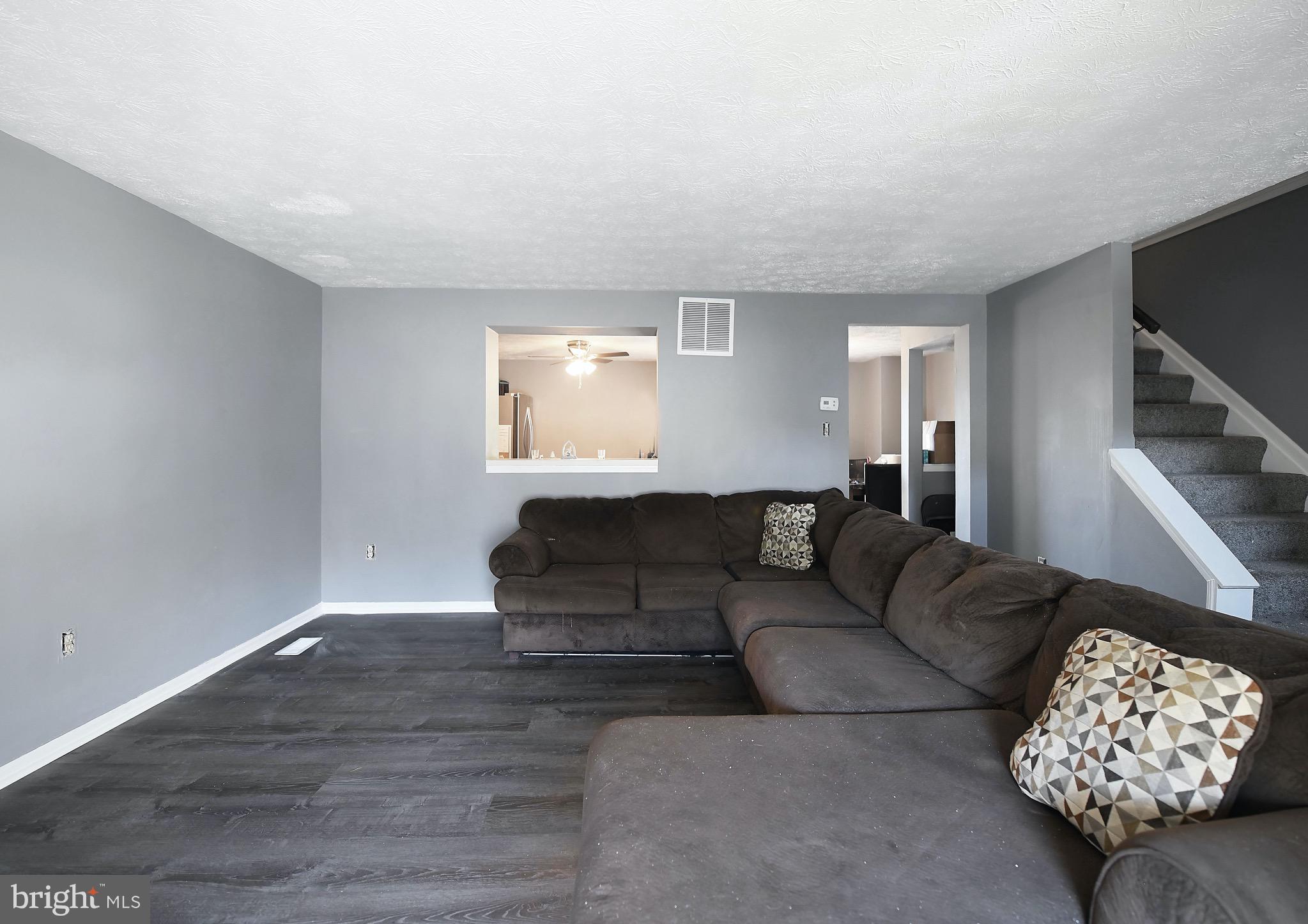 42 Trailwood Road Baltimore, MD 21236 - Photo 9 of 20 Main level living room