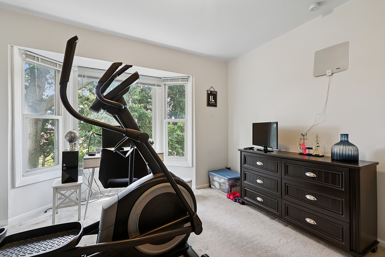 179 Roberts Road Bolingbrook, IL 60440 - Photo 13 of 20 a bedroom with a bed and a mirror