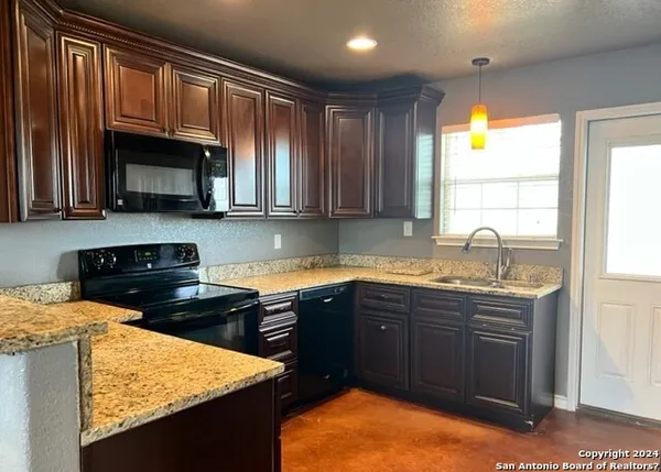 $1,995 | 429 Quail Hollow Drive, Adkins, TX 78101