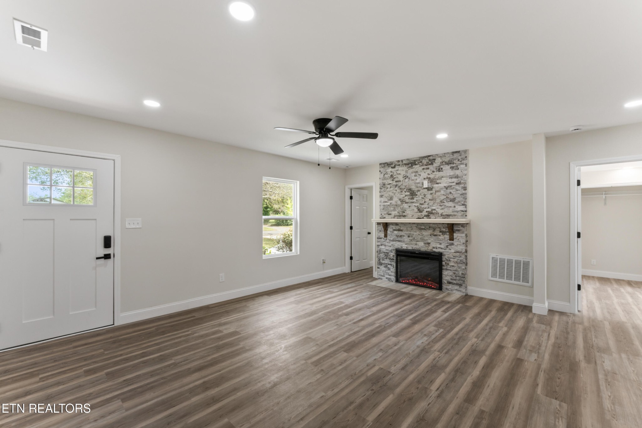 1521 Riverside Road Knoxville, TN 37914 - Photo 6 of 41 Gallery Image 6