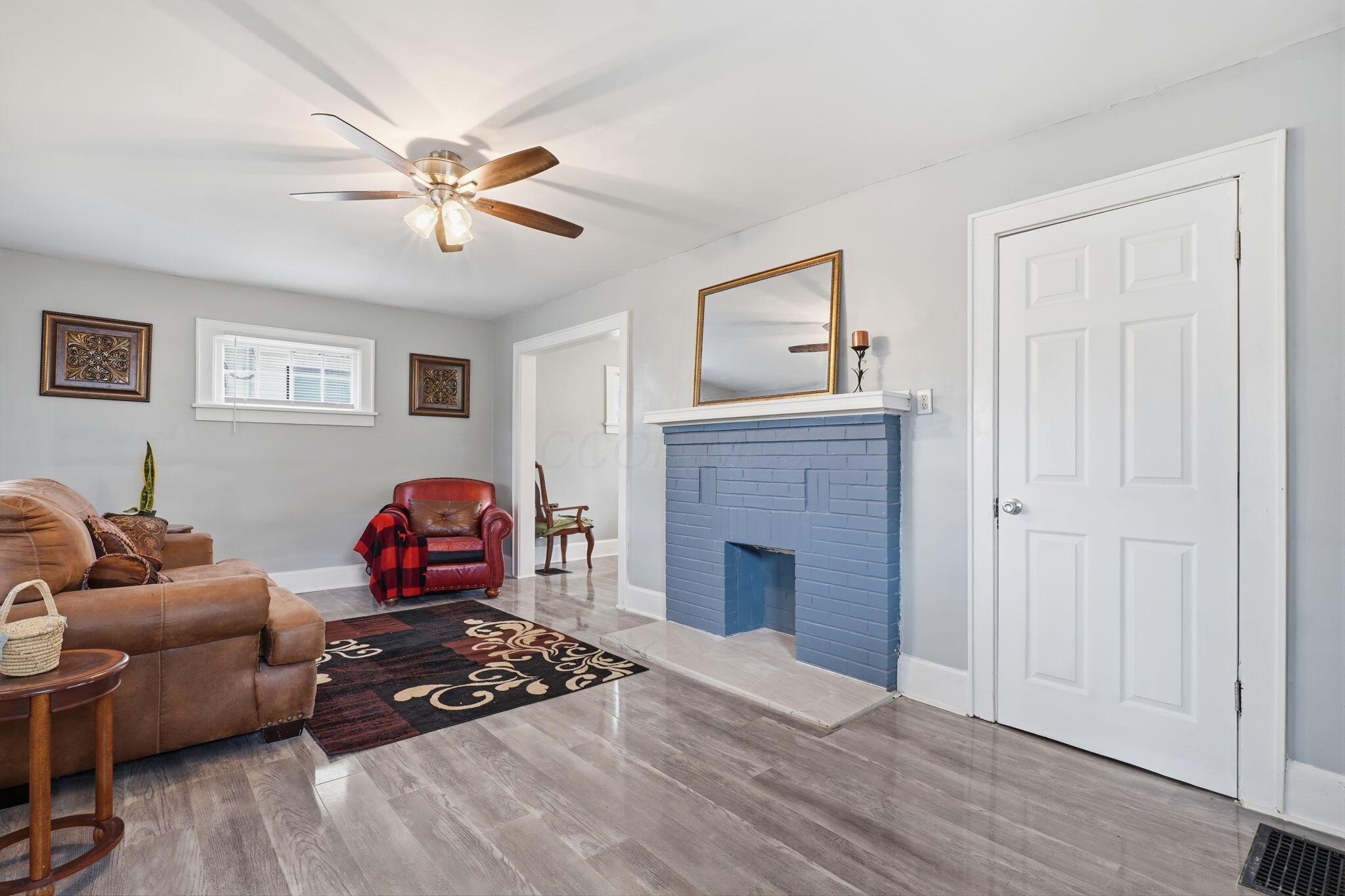 2268 Ridgeway Avenue Columbus, OH 43219 - Photo 3 of 47