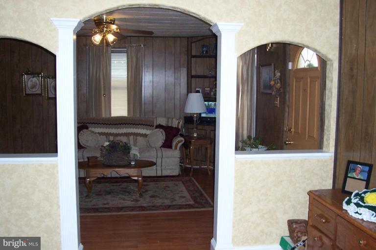 941 Martin Road Essex, MD 21221 - Photo 5 of 16 Living Room