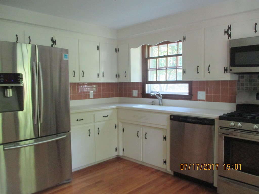 18 Marlyn Road Billerica, MA 01821 - Photo 3 of 15 Gallery Image 3