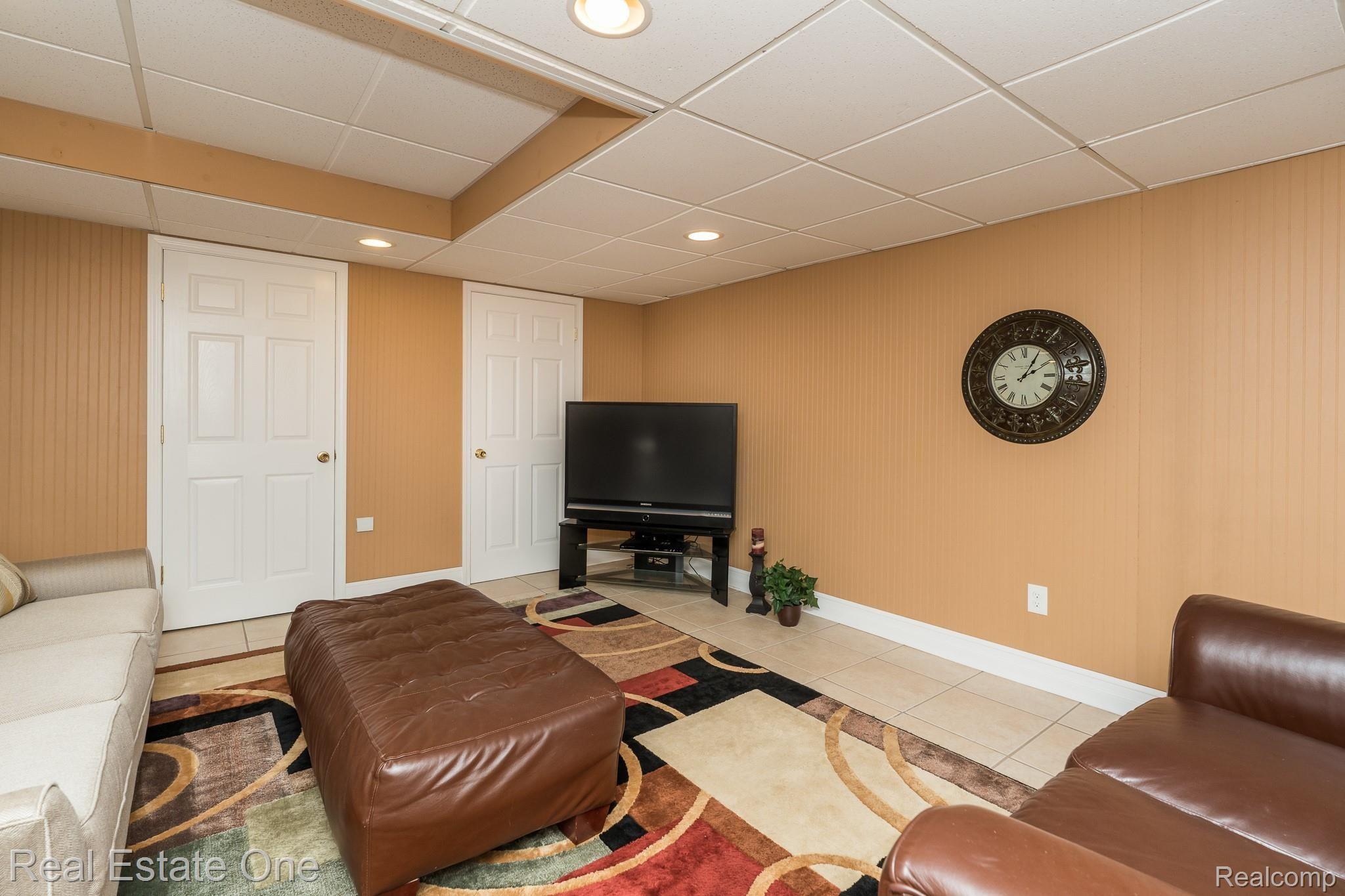 1261 Springwood Court Rochester, MI 48309 - Photo 52 of 85 Springwood MLS-W030.jpg