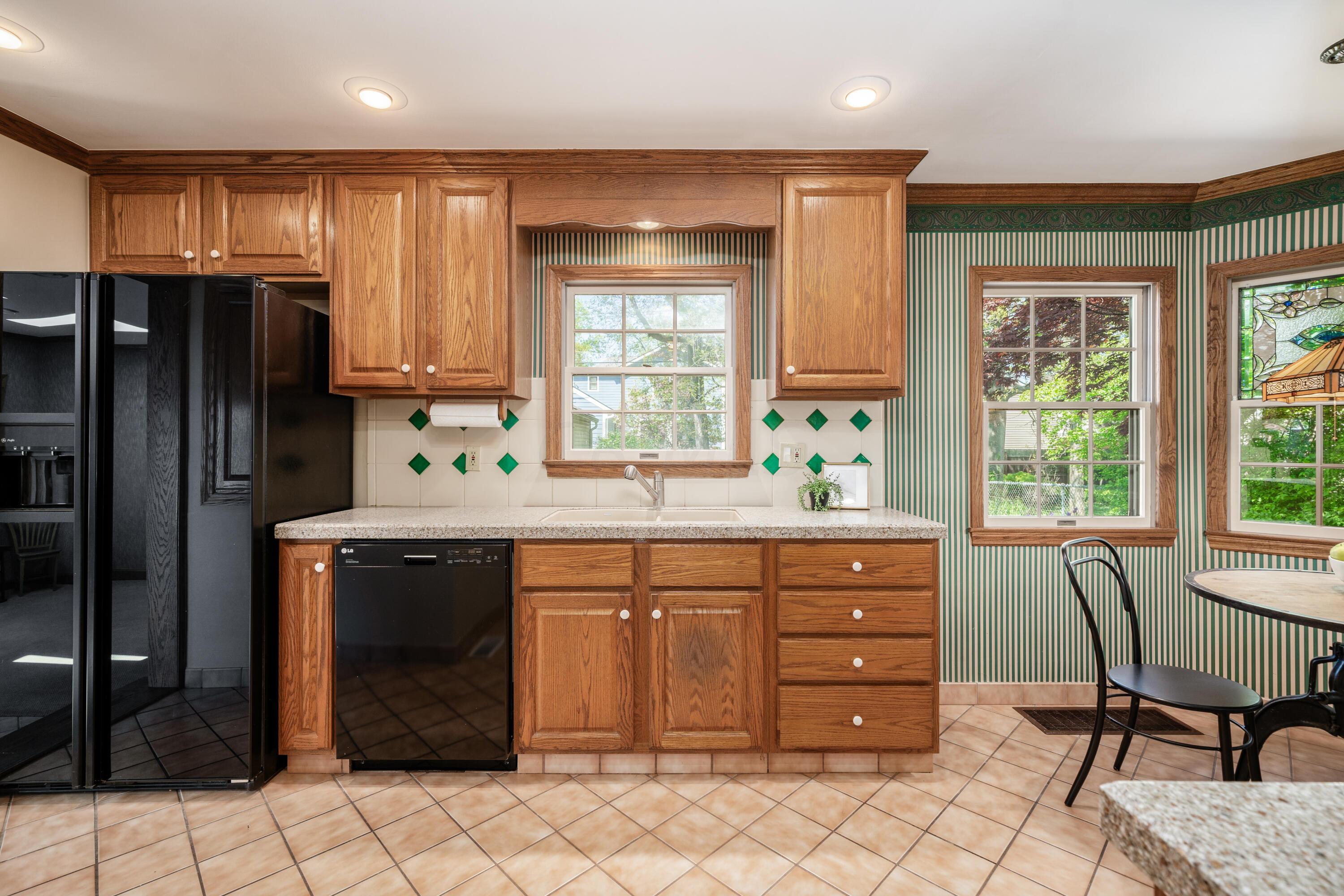 1652 Cardiff Road Columbus, OH 43221 - Photo 13 of 28 Kitchen