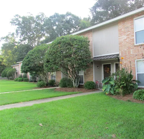 $845 | 16161 Tiger Bend Road, Baton Rouge, LA 70817