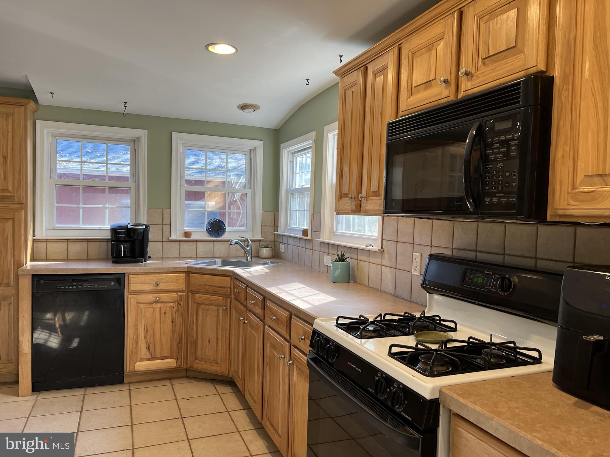 1070 Magazine Road Green Lane, PA 18054 - Photo 1 of 34 Kitchen