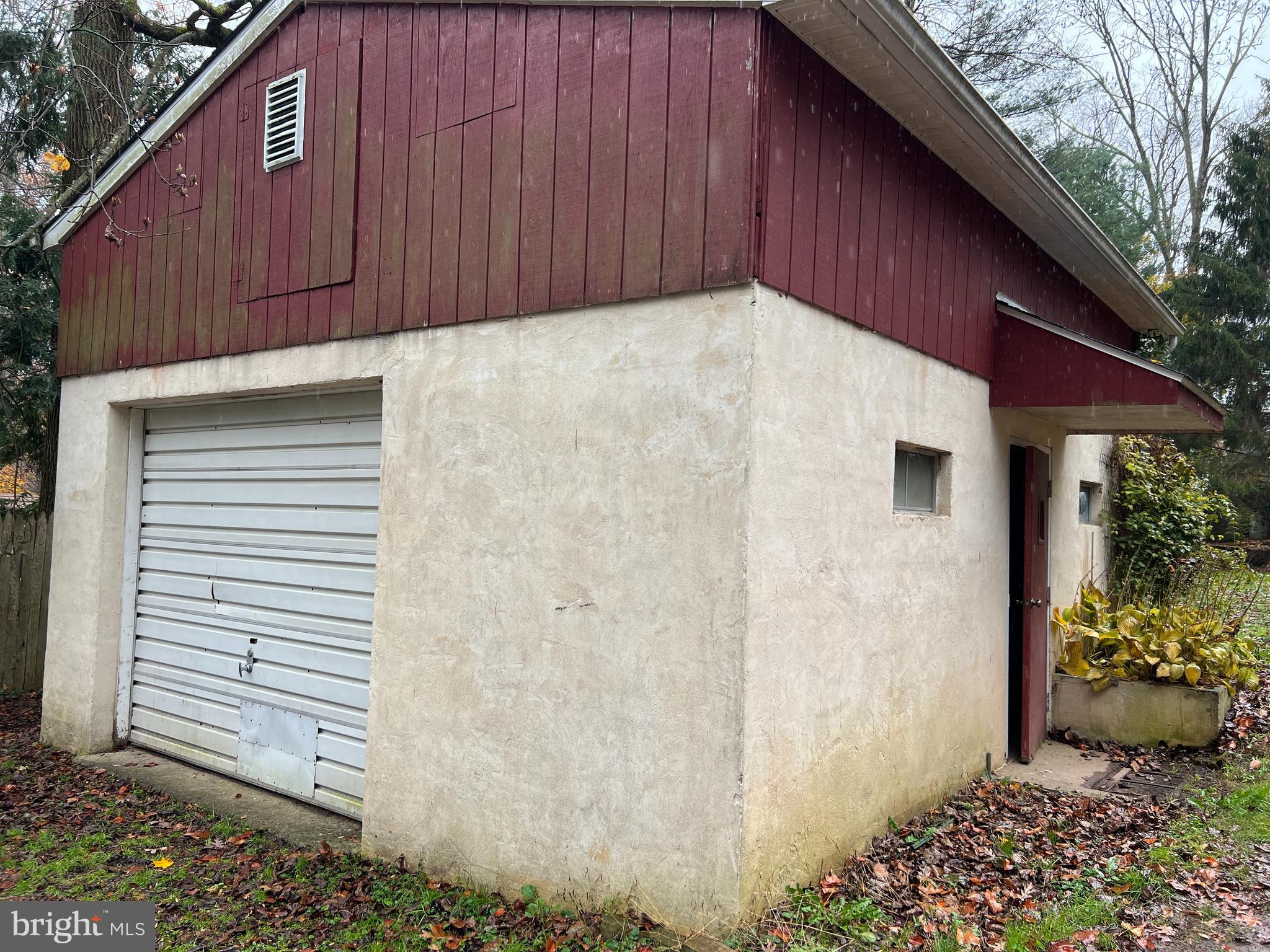 1070 Magazine Road Green Lane, PA 18054 - Photo 21 of 34 Garage