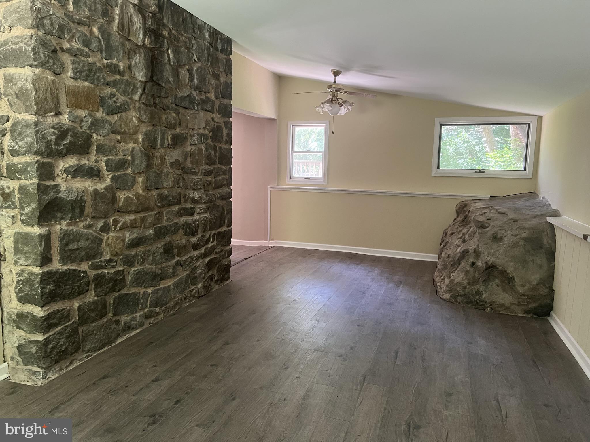 1070 Magazine Road Green Lane, PA 18054 - Photo 5 of 34 Gallery Image 5
