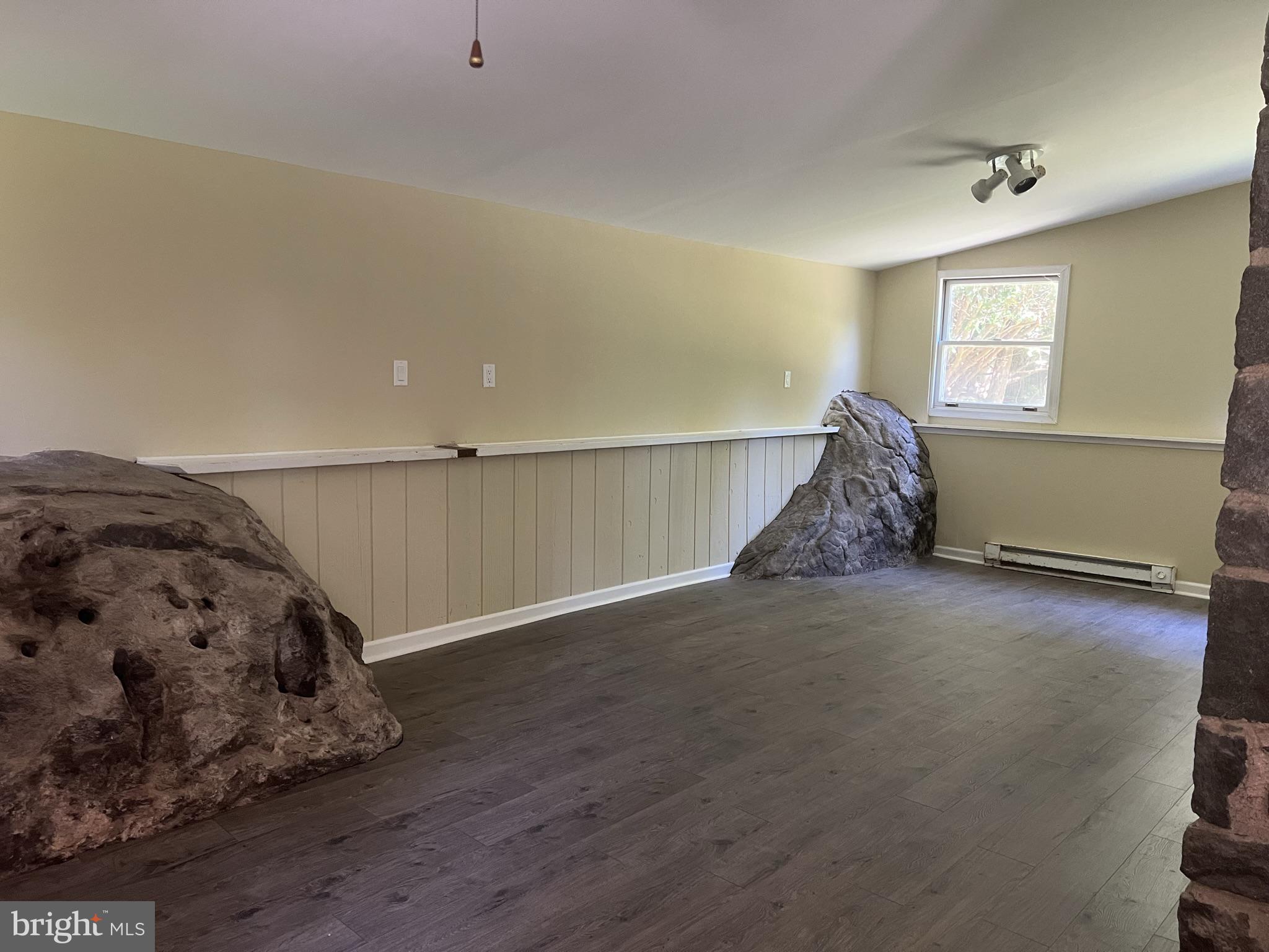 1070 Magazine Road Green Lane, PA 18054 - Photo 6 of 34 Gallery Image 6