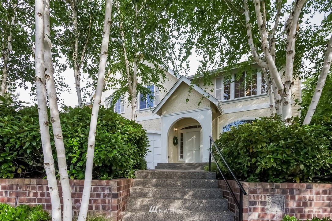 1707 Southeast 7th Court Renton, WA 98057 - Photo 2 of 25 Gallery Image 2