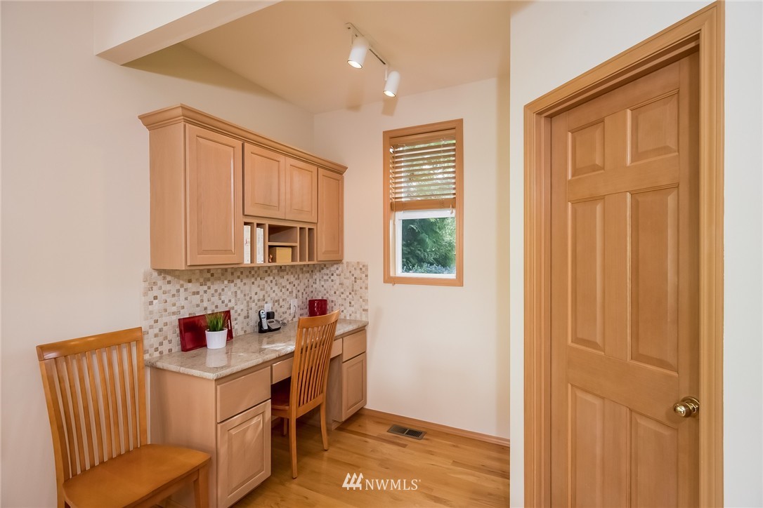 1707 Southeast 7th Court Renton, WA 98057 - Photo 11 of 25 Gallery Image 11