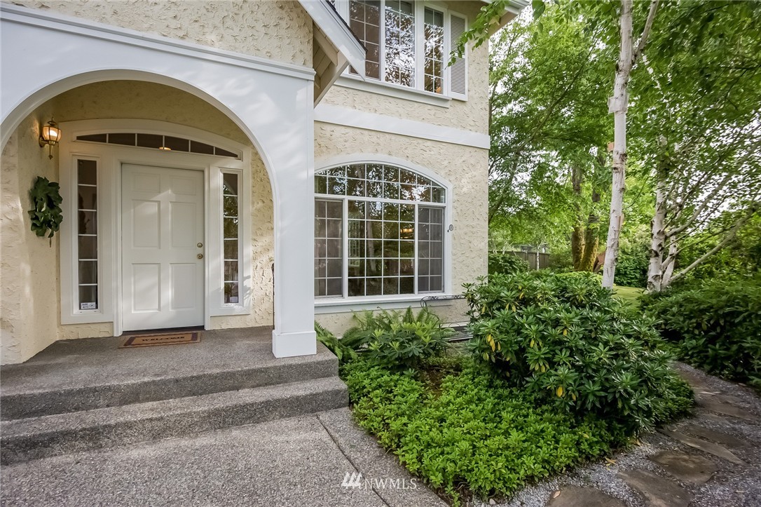 1707 Southeast 7th Court Renton, WA 98057 - Photo 3 of 25 Gallery Image 3