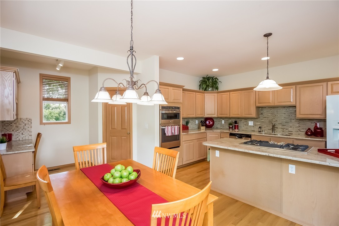1707 Southeast 7th Court Renton, WA 98057 - Photo 10 of 25 Gallery Image 10