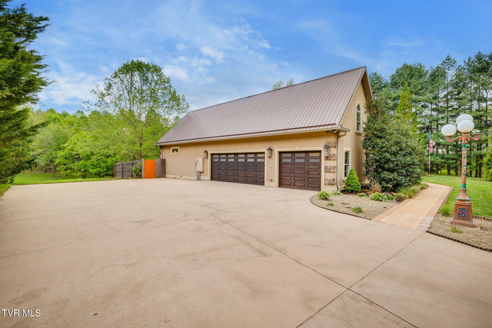2164 Dave Buck Road Johnson City, TN 37601 - Photo 4 of 64 003