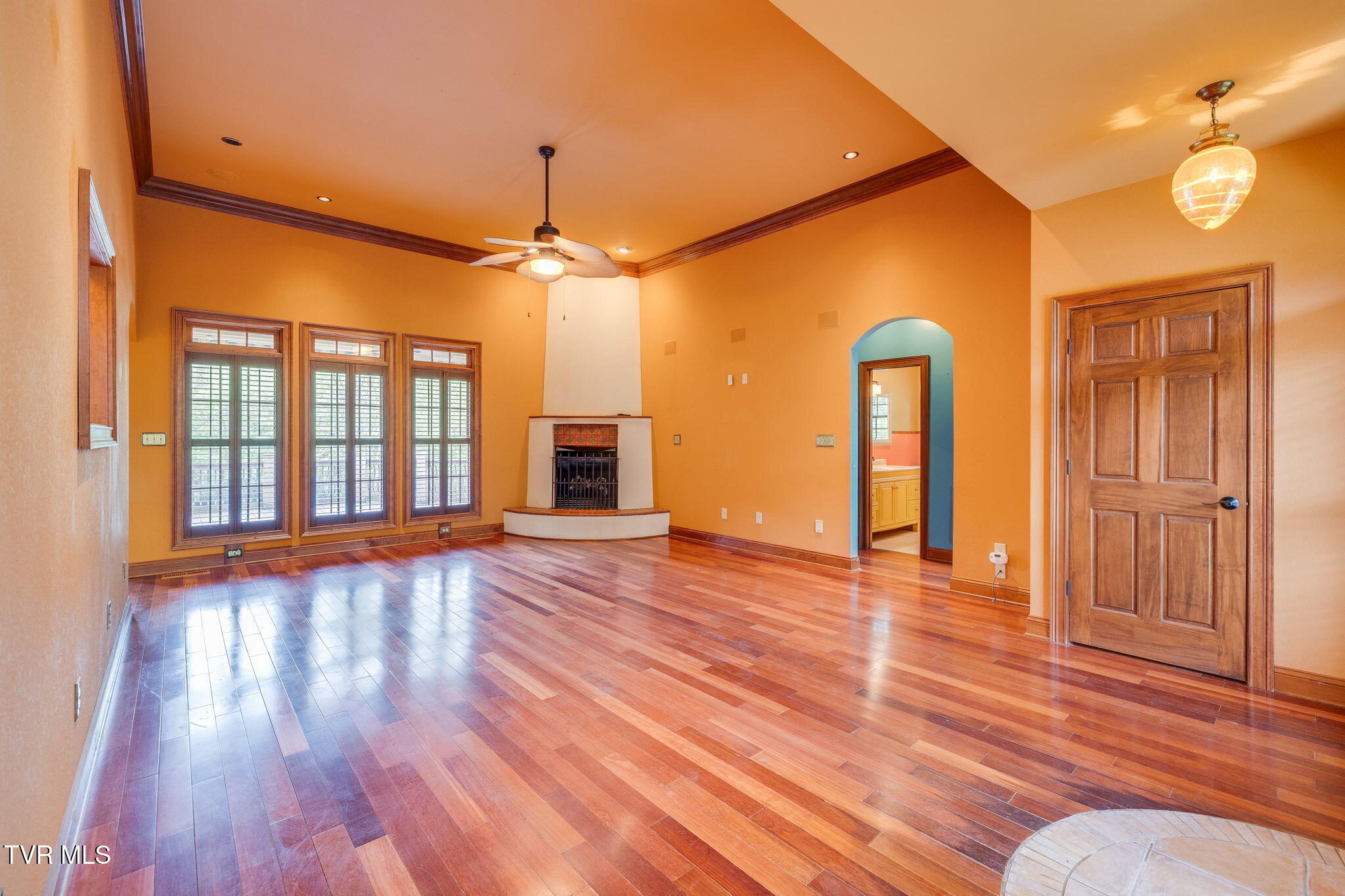 2164 Dave Buck Road Johnson City, TN 37601 - Photo 6 of 64 005