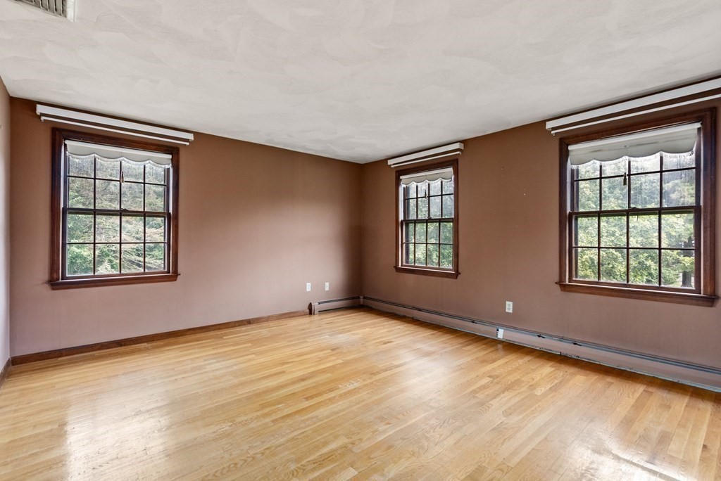 4 Woodpark Circle Lexington, MA 02421 - Photo 19 of 27 an empty room with windows