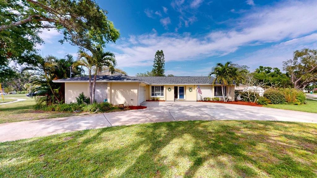 3075 East Rosery Road Largo, FL 33764 - Photo 5 of 35 Gallery Image 5