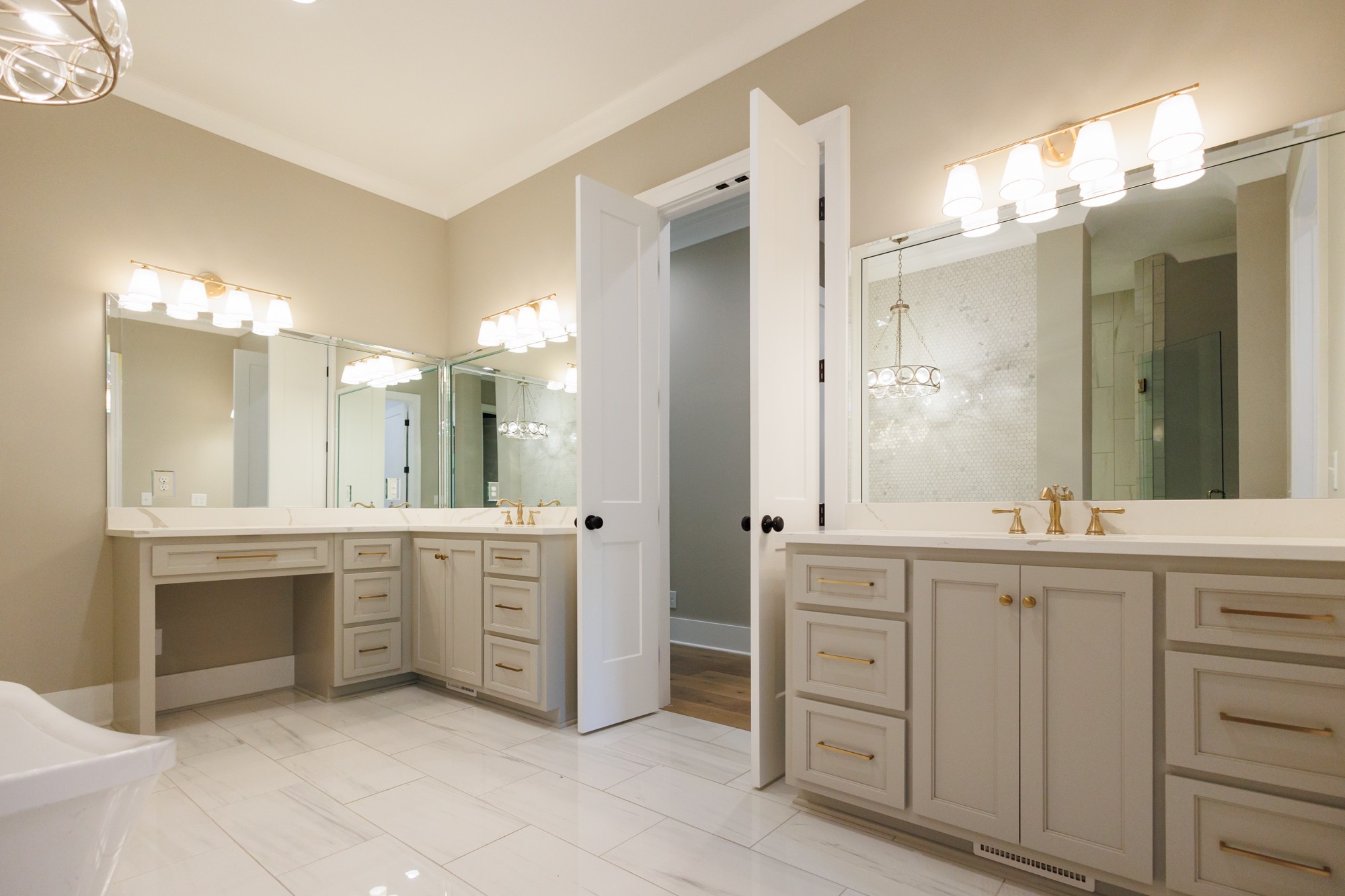 463 Bethlehem Road Lebanon, TN 37087 - Photo 23 of 48 a spacious bathroom with a granite countertop sink mirror and a
