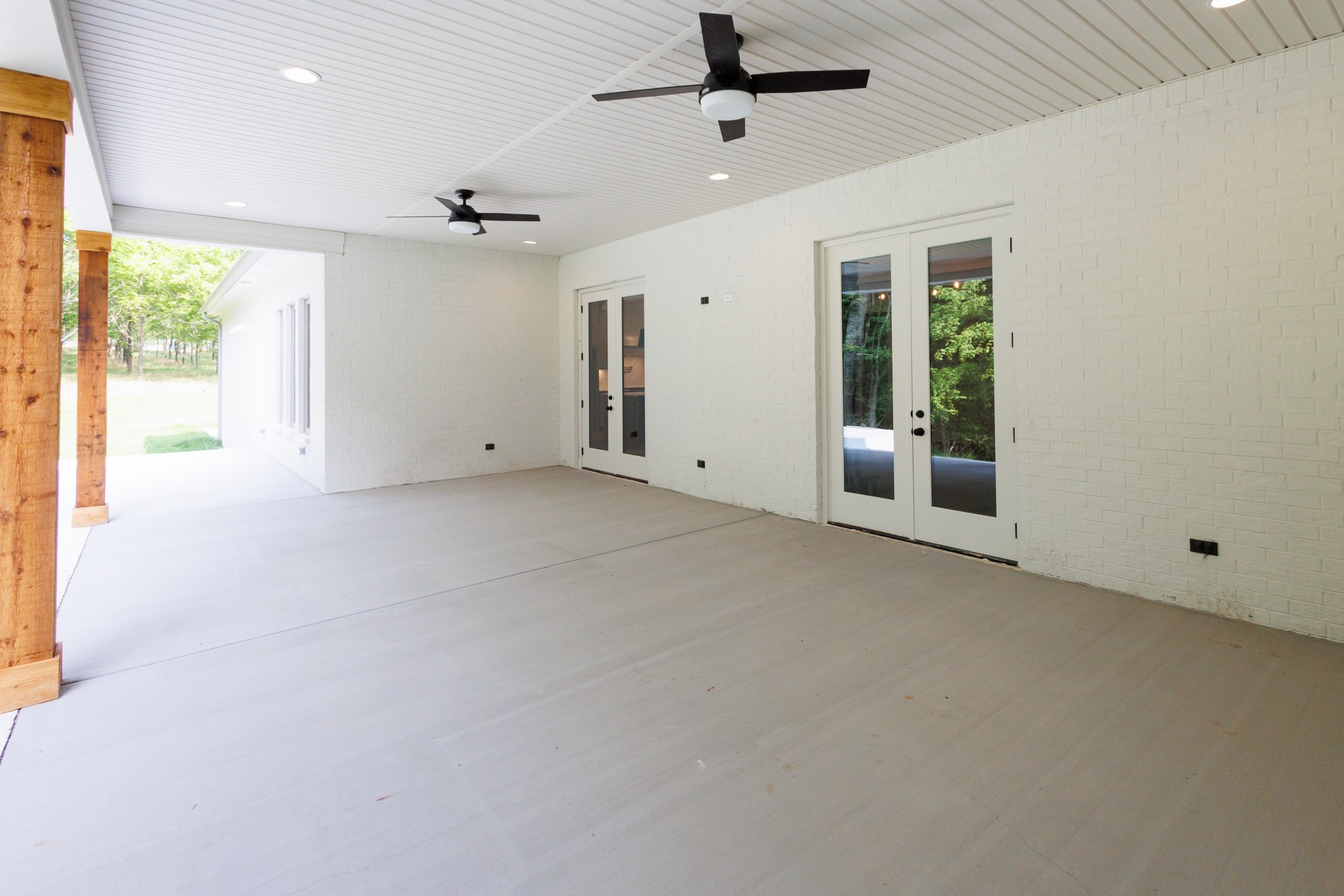 463 Bethlehem Road Lebanon, TN 37087 - Photo 45 of 48 a view of an empty room with a window