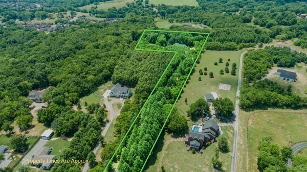 463 Bethlehem Road Lebanon, TN 37087 - Photo 48 of 48 an aerial view of a house with a yard