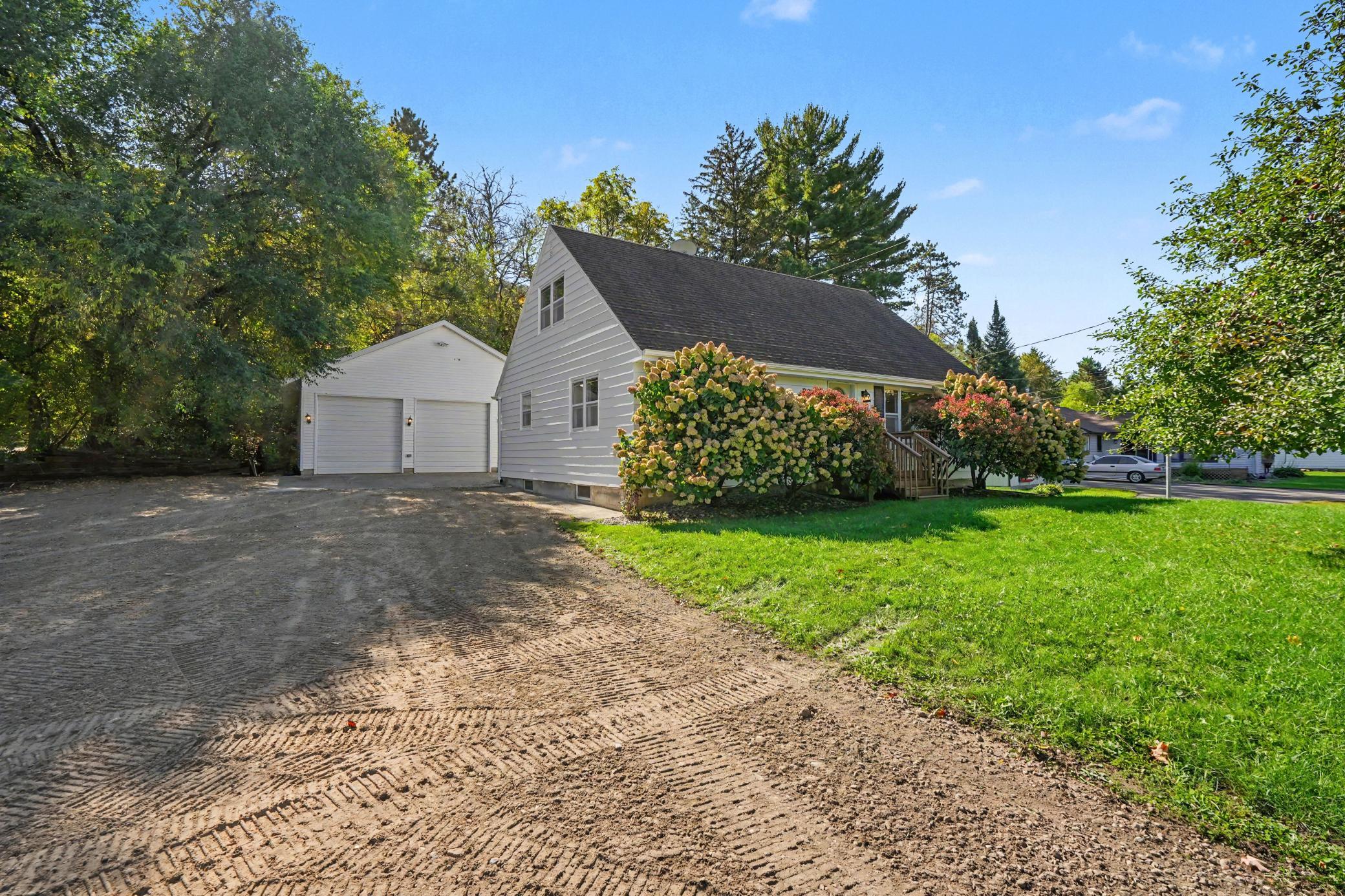 435 Spring Creek Road South Red Wing, MN 55066 - Photo 1 of 28 Gallery Image 1